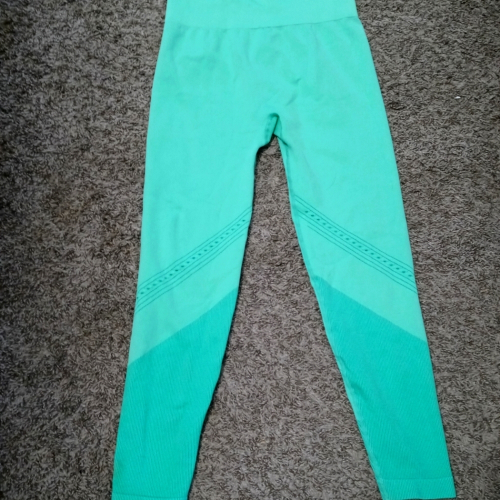Athletic leggings